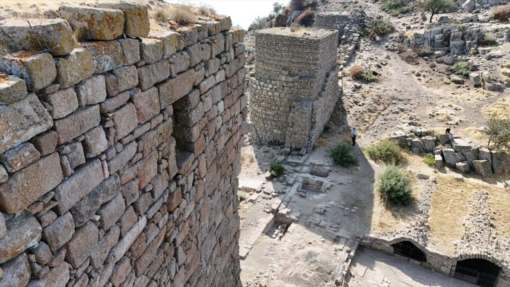 Assos kazılarında erken Osmanlı dönemine ait hamam bulundu