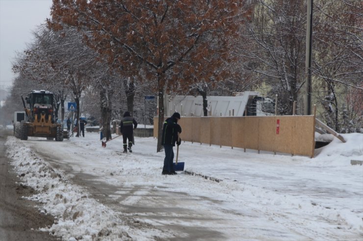 Doğu Anadolu'da 5 ilde kar yağışı kentleri yeniden beyaza bürüdü