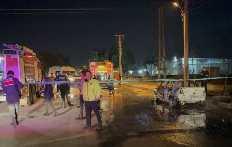 Isparta'da yanan otomobilin sürücüsü hayatını kaybetti