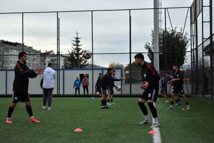 Trabzonsporlu efsaneleri yetiştiren mahallede genç yetenekler meşin yuvarlağın peşinde