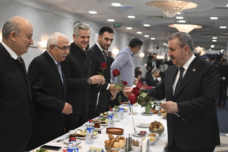 BBP Genel Başkanı Destici, basın mensuplarıyla bir araya geldi: