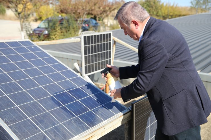 Güneş panelleri temizliğinde kullanılan nano kaplama uygulamalar enerji verimliliğini artırıyor