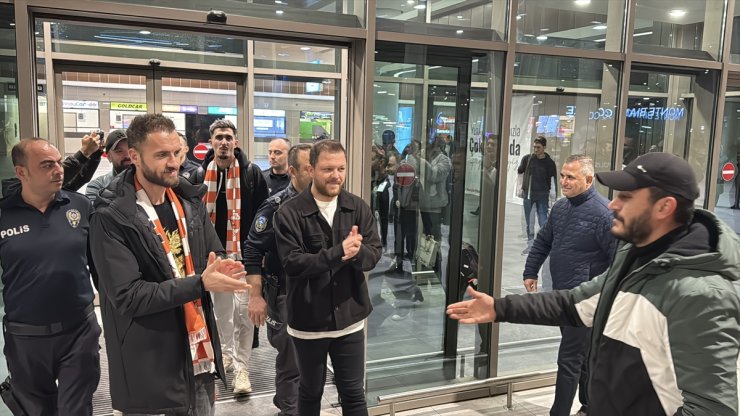 Adanaspor'un prensipte anlaştığı 2 forvet kente geldi