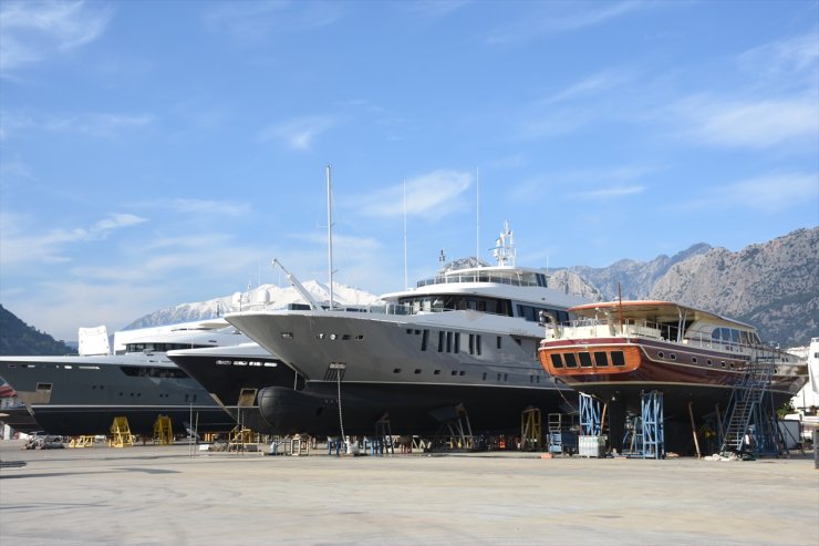 Antalya Serbest Bölge'nin geçen yılki ticaret hacmi 1,1 milyar doları aştı