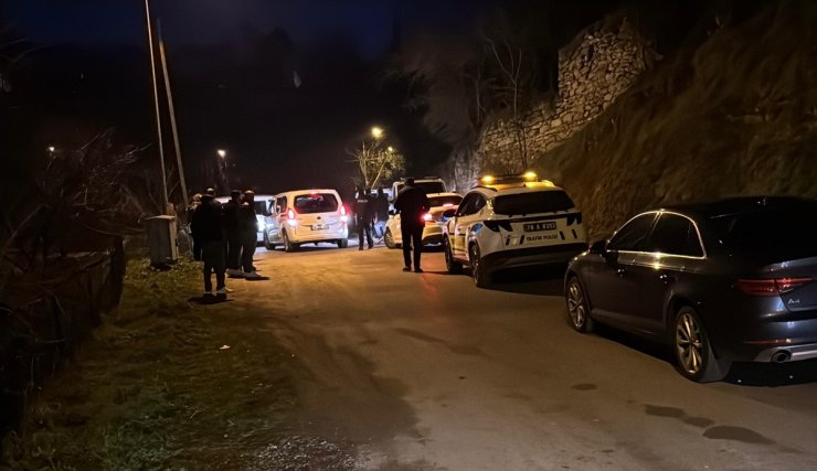 Karabük'te kar maskeli ve silahlı 3 kişi kuyumcu soydu