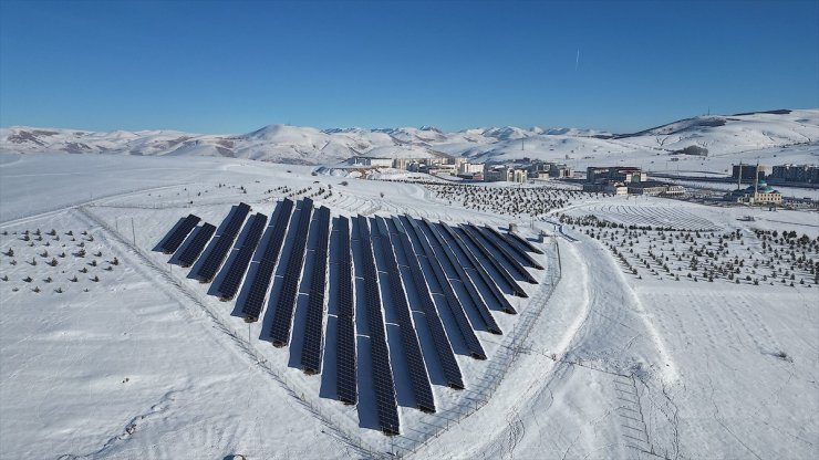 Bayburt Üniversitesi 8 yıldır güneş enerjisiyle aydınlanıyor