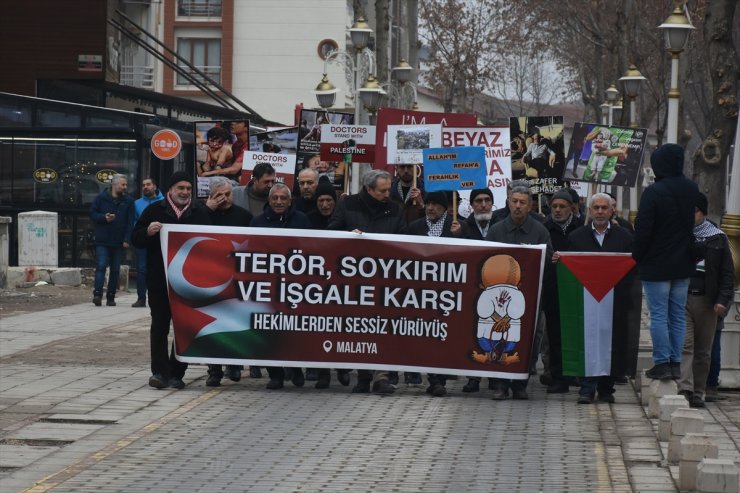 Malatya'da sağlık çalışanları İsrail'in Gazze'ye yönelik saldırılarını protesto etti