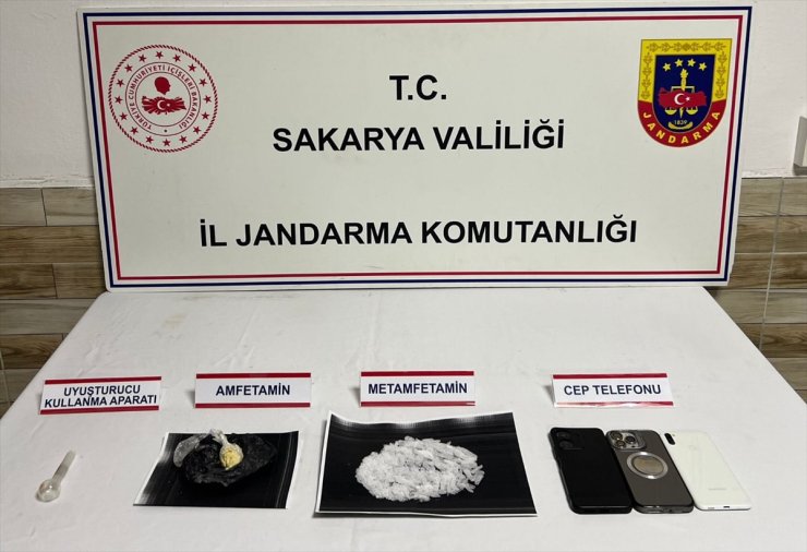 Sakarya'da uyuşturucu operasyonunda 2 zanlı tutuklandı