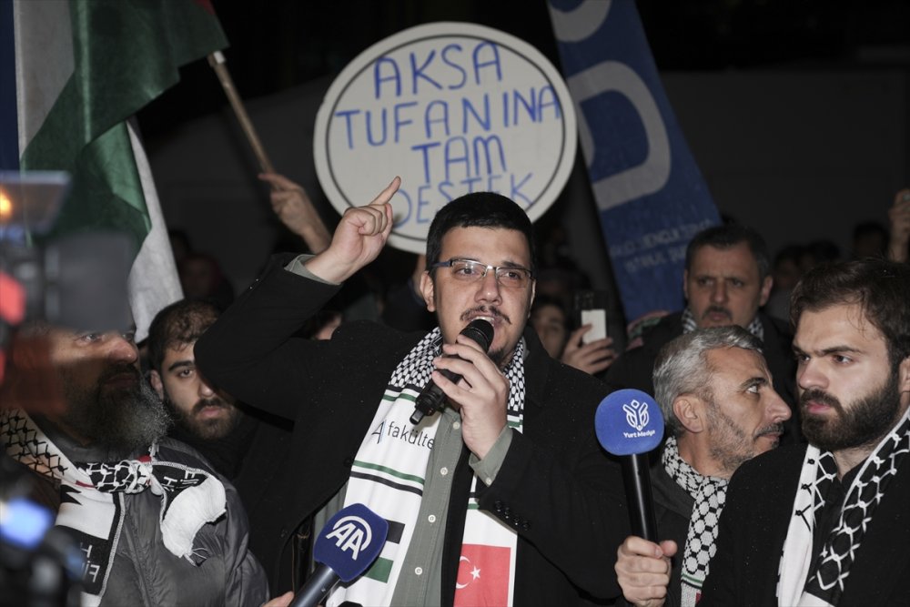 AGD üyeleri, İstanbul'da İsrail Başkonsolosluğu önünde protesto düzenledi