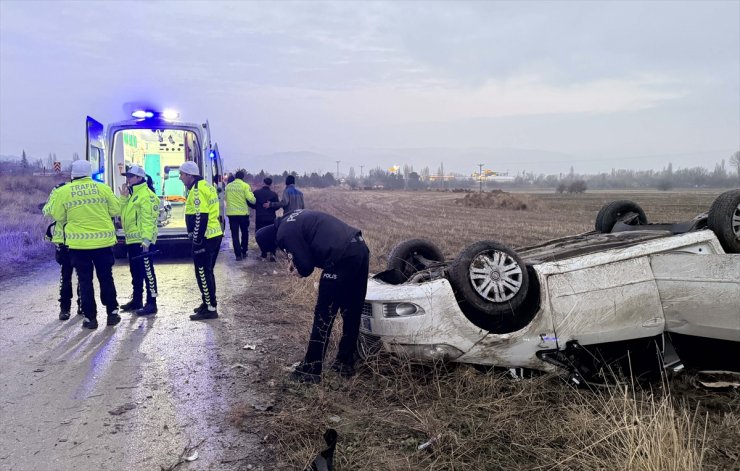 Ankara'da devrilen otomobildeki 1 kişi öldü, 4 kişi yaralandı