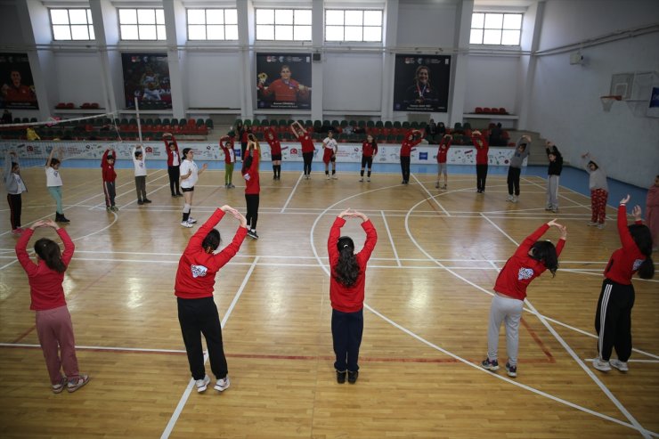 Diyarbakır'da 4 yılda yaklaşık 1500 dezavantajlı kız öğrenci spora kazandırıldı