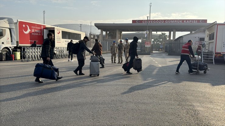 Suriyelilerin Hatay'daki sınır kapılarından ülkelerine dönüşü sürüyor