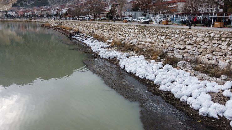 Eğirdir Gölü'nde ot ve yosun temizliği tamamlandı