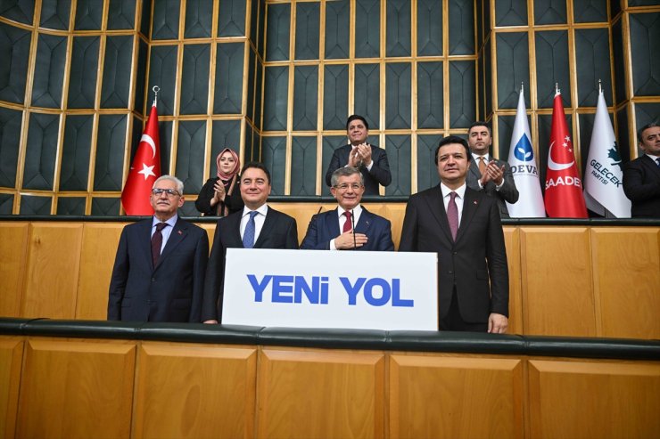 Yeni Yol TBMM'de ilk Grup Toplantısını yaptı