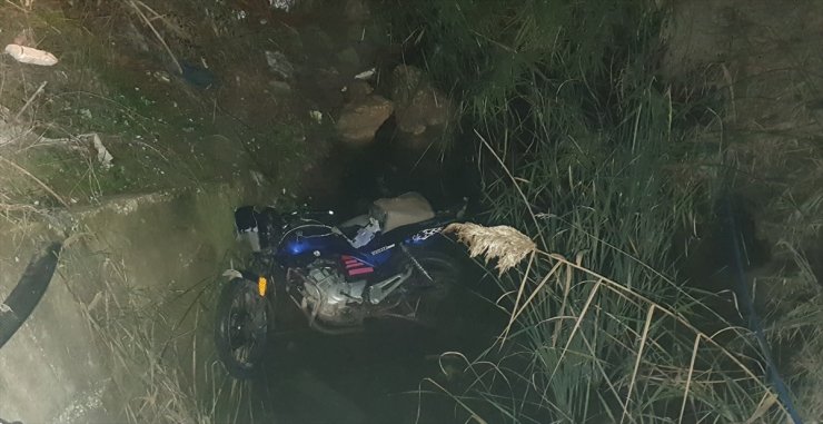 Antalya'da iki motosikletin çarpışması sonucu 4 kişi yaralandı