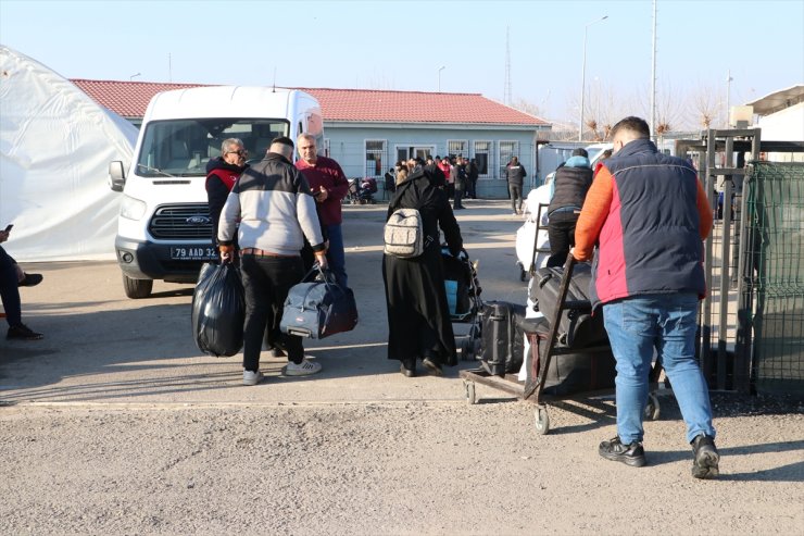 Baas rejiminin devrilmesi Gaziantep'teki Suriyelileri ülkelerine dönüş için harekete geçirdi