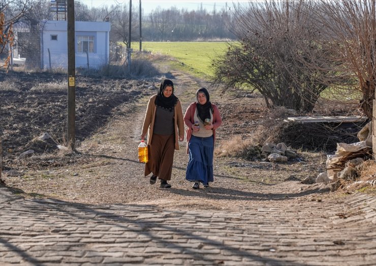 Kırsal mahallelerdeki ailelerden atık yağ ve pillerle geri dönüşüme katkı