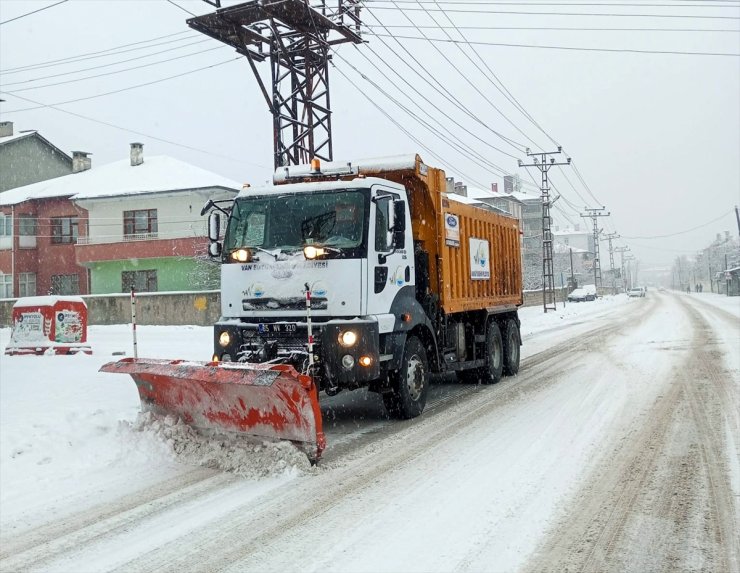 Van'da kar yağışı etkili oldu