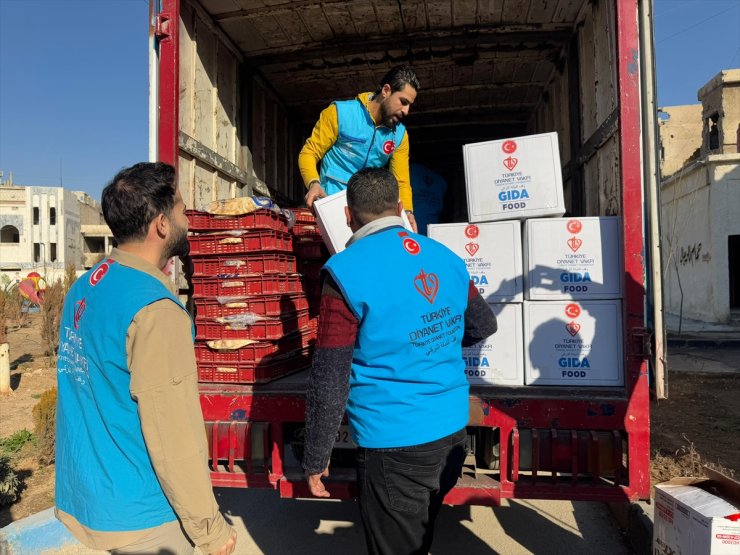 Yermuk Mülteci Kampı'ndaki Filistinliler yaşamlarını insani yardımlarla sürdürüyor