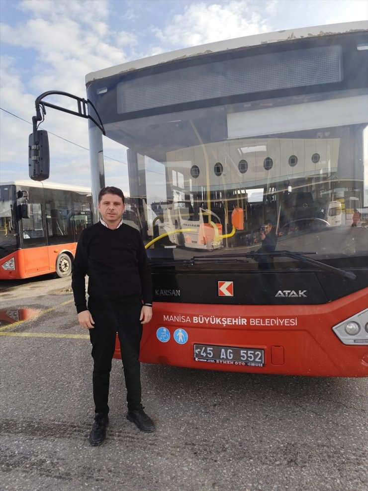 Manisa'da toplu taşıma aracında unutulan altınlar sahibine teslim edildi