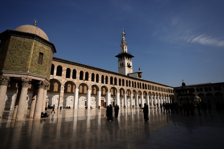 Şam'daki Emevi Camisi'nde cuma namazı kılındı