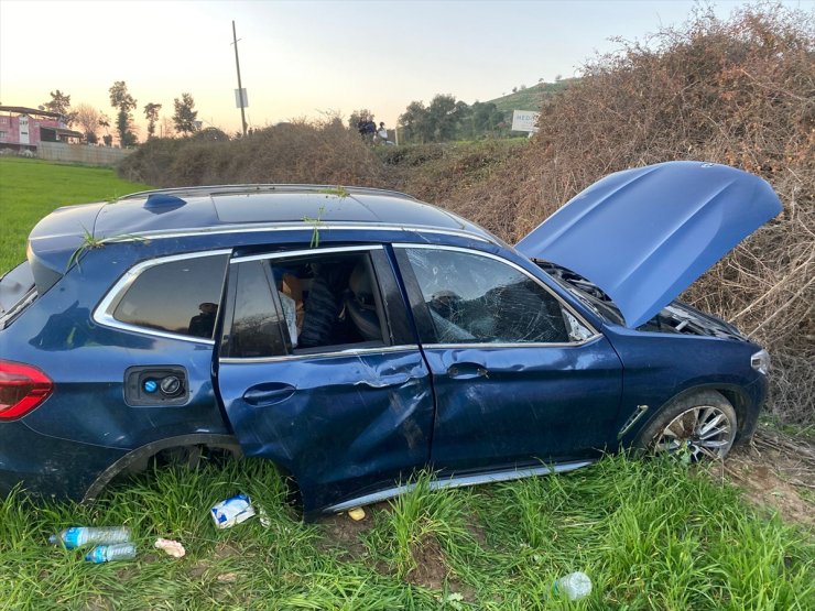 Aydın'da iki otomobilin çarpışması sonucu 4 kişi yaralandı