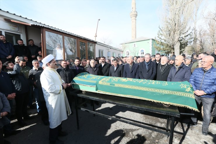 DEM Parti Eş Genel Başkanı Bakırhan'ın babasının cenazesi toprağa verildi