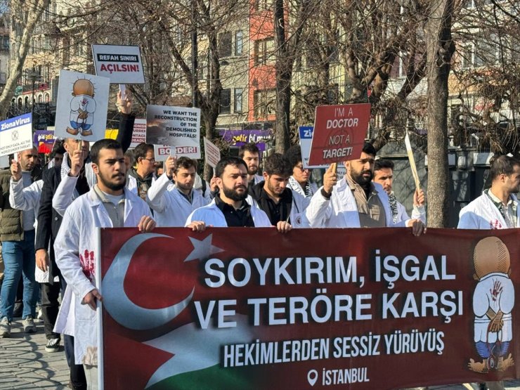 İstanbul'da sağlık çalışanları Gazze için yürüyüş düzenledi