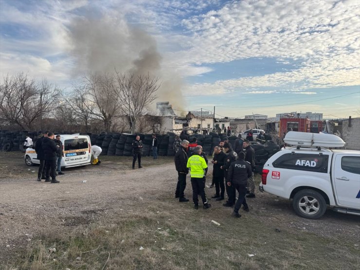 Aksaray'da evde çıkan yangında 1 çocuk öldü