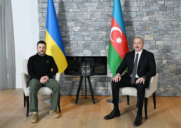 Aliyev ve Zelenskiy, Davos'ta görüştü