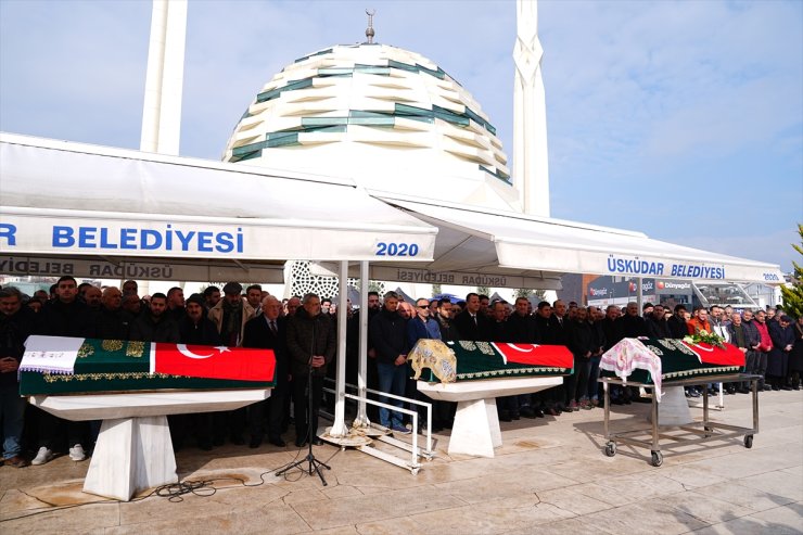 Bolu'daki otel yangınında ölen aile İstanbul'da son yolculuklarına uğurlandı