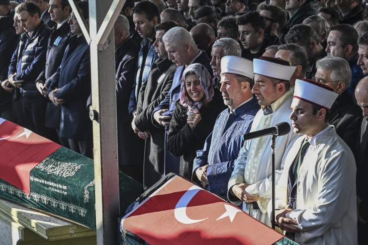 Bolu'daki otel yangınında yaşamını yitiren Güngör ailesi son yolculuğuna uğurlandı