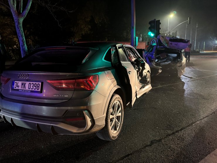 Sarıyer'de zincirleme trafik kazası 3 yaralı