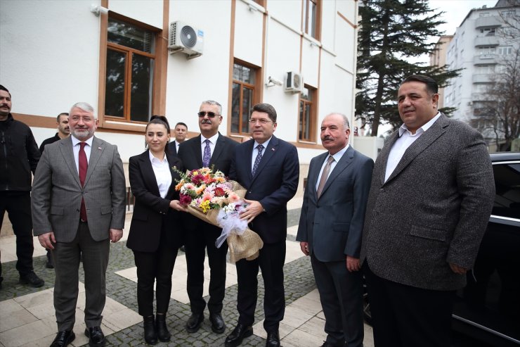 Adalet Bakanı Tunç, Çorum'da ziyaretlerde bulundu