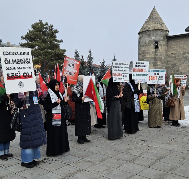 Erzurum'da sağlık çalışanları Gazze için "sessiz yürüyüş" yaptı
