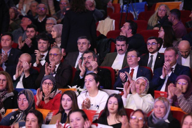 AK Parti Genel Sekreteri Şahin, AK Parti Çanakkale 8. Olağan İl Kongresi'nde konuştu: