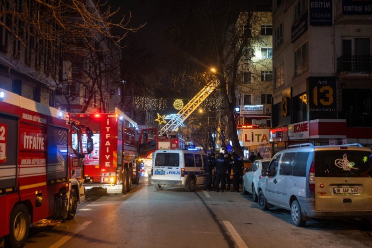 Ankara'da bir apartmanda çıkan yangında 9 kişi dumandan etkilendi