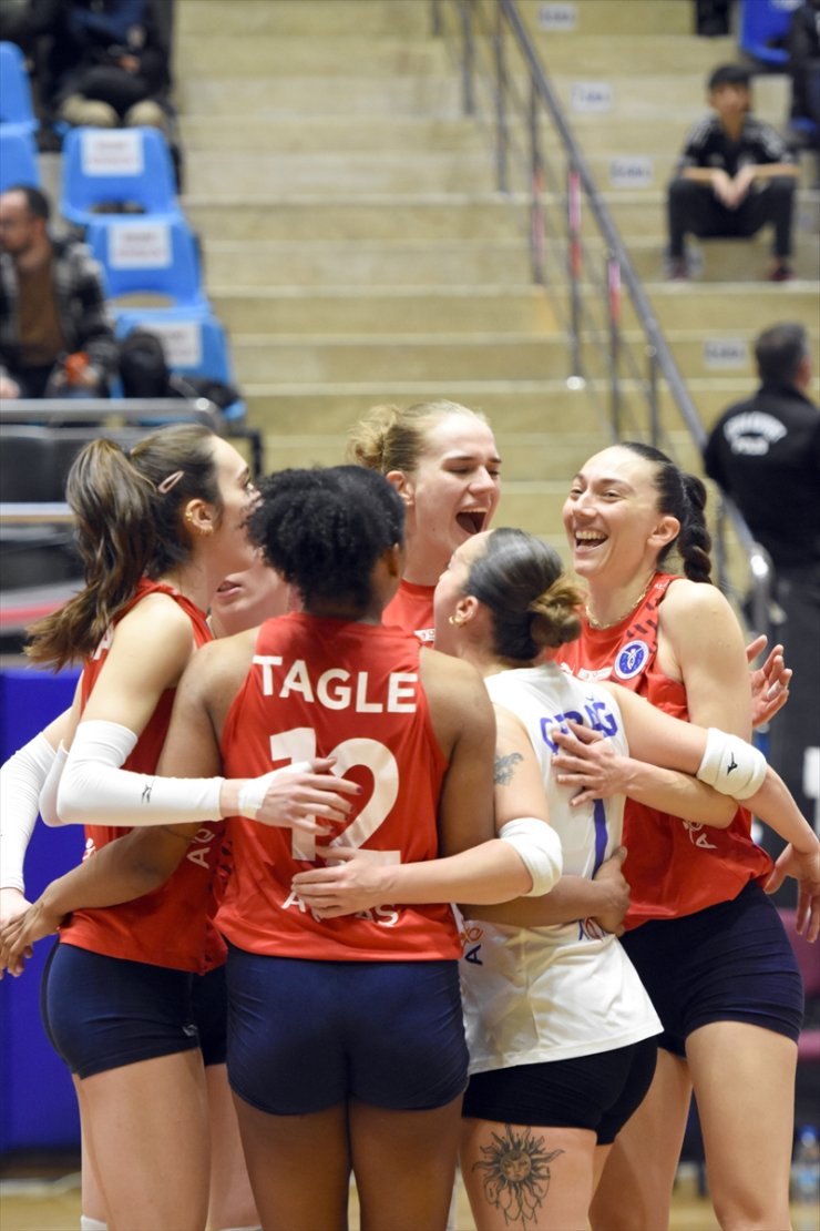 Voleybol: Vodafone Sultanlar Ligi