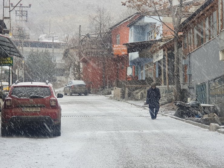 Erzurum, Ardahan ve Kars'ta kar yağışı ve soğuk hava etkisini sürdürüyor