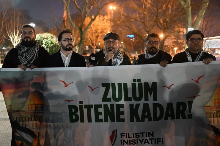 Filistin İnisiyatifi üyeleri İstanbul'da Gazze'ye destek yürüyüşü düzenledi