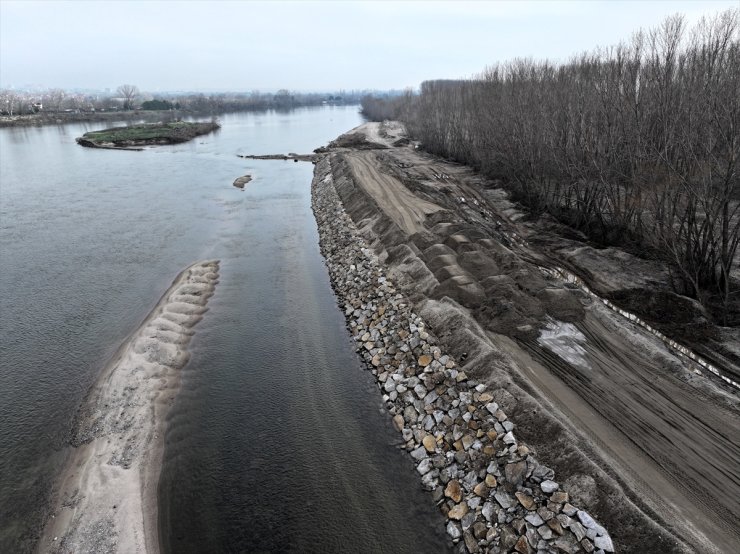 Meriç Nehri'nin seddeleri taşkınlara karşı güçlendiriliyor