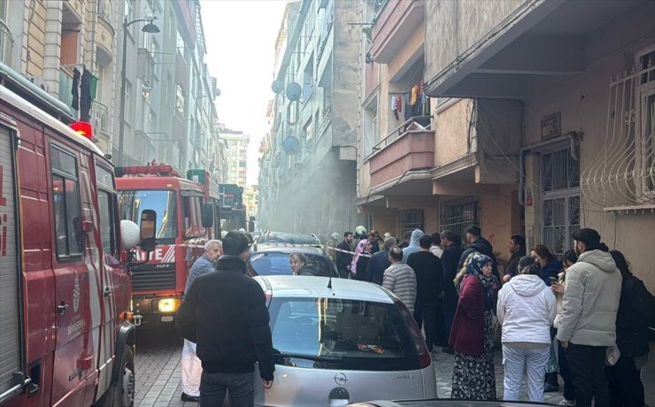 Zeytinburnu'nda tekstil atölyesinde çıkan yangın söndürüldü