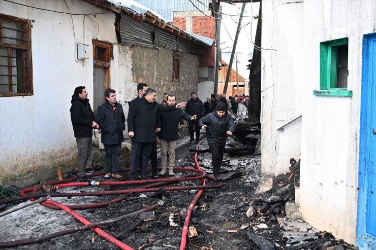 GÜNCELLEME - Erzurum'da çıkan yangında 6 ev zarar gördü