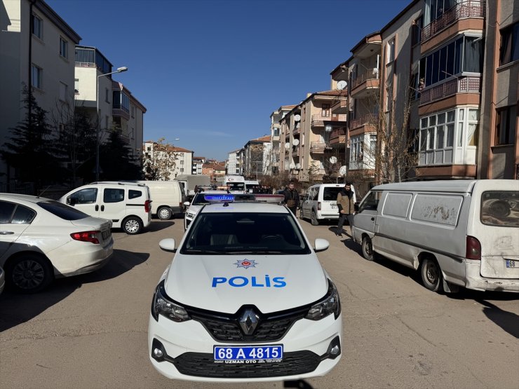 Aksaray'da komşusunu bıçakla yaralayan şüpheli gözaltına alındı