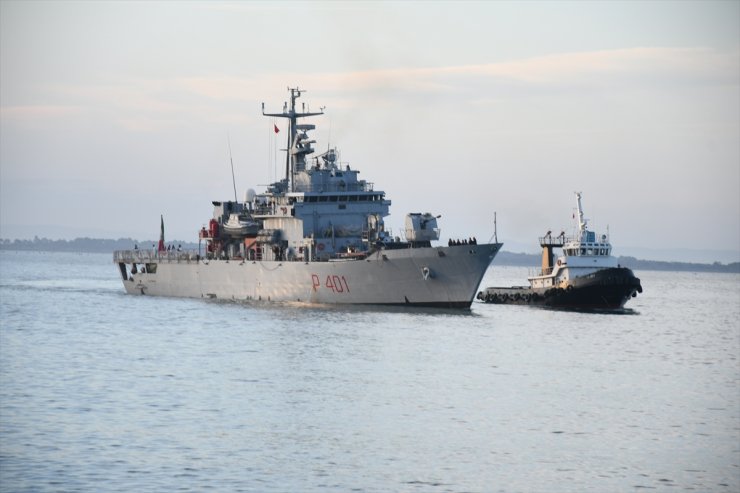 İtalya'nın Arnavutluk'ta kurduğu merkeze, düzensiz göçmen taşıyan bir gemi daha ulaştı