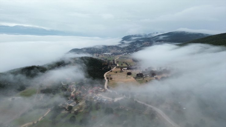 Kaş'ın "Kör duman" kaplı ovası örtü altı üretime uygun iklim sağlıyor