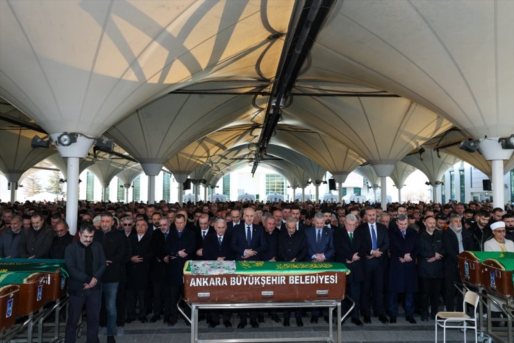 AK Parti MKYK üyesi Hasan Sert'in eşi Nuray Sert'in cenazesi toprağa verildi