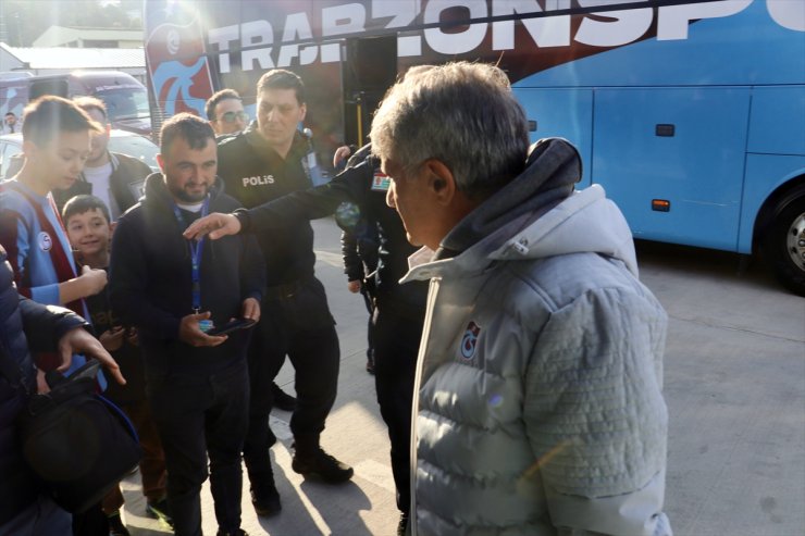 Trabzonspor kafilesi Kayseri'ye gitti
