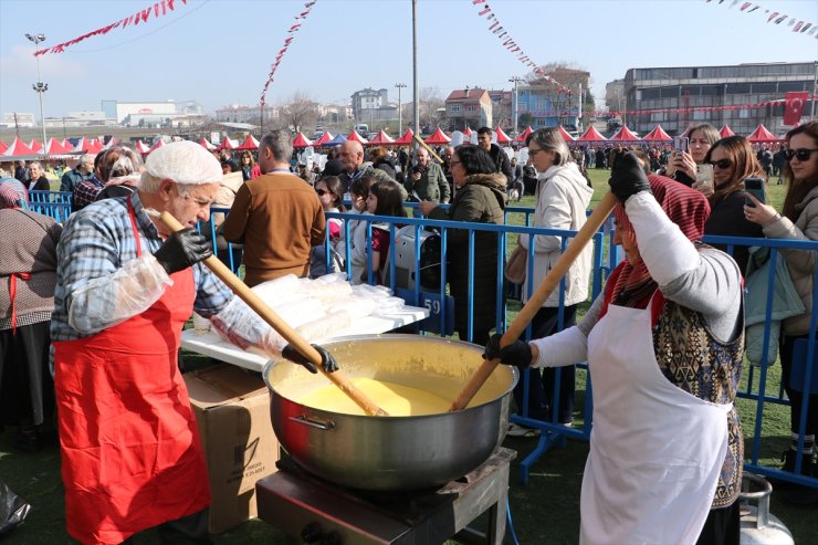 Tekirdağ'da vatandaşlara 1 ton mıhlama dağıtıldı