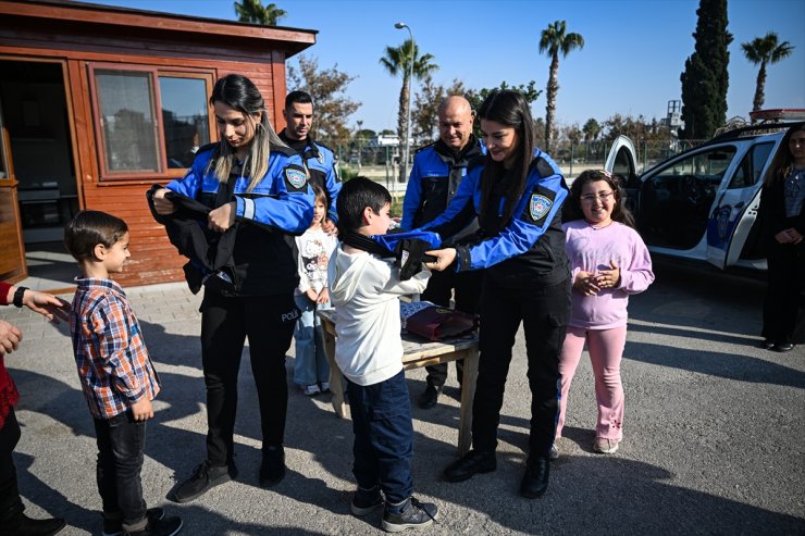 Adana'da ilkokul öğrencilerinin atlı polislerle gezme hayali gerçek oldu